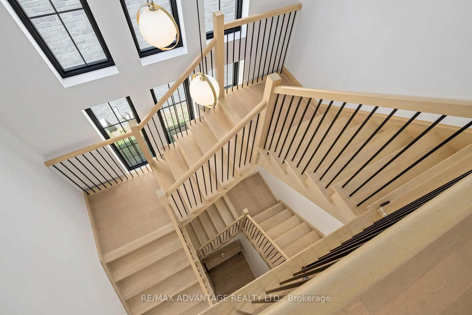 Photo 36 of 1653 Medway Park Drive, London, North S — HOMEH