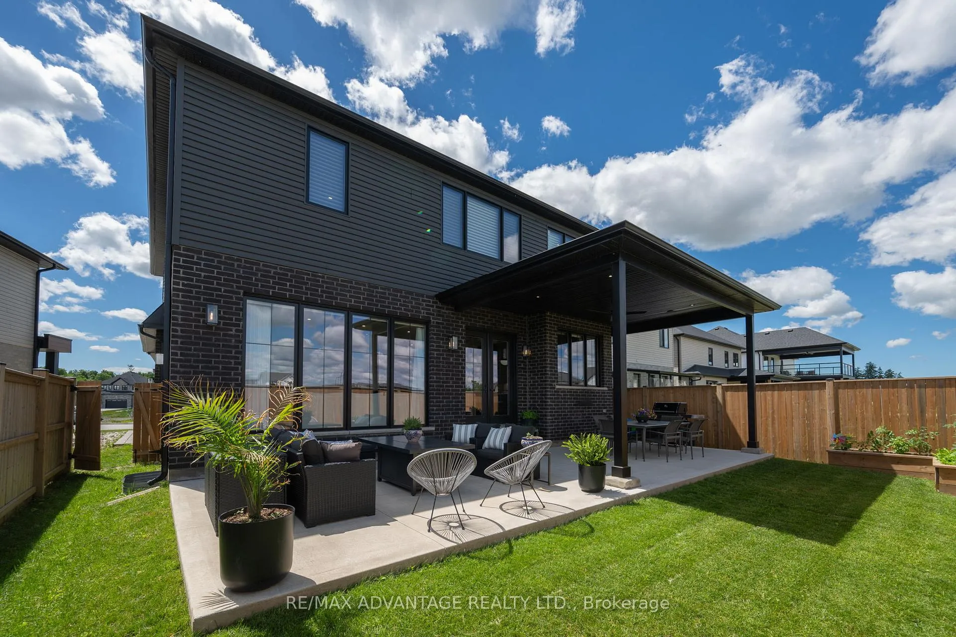 Photo 43 of 1653 Medway Park Drive, London, North S — HOMEH