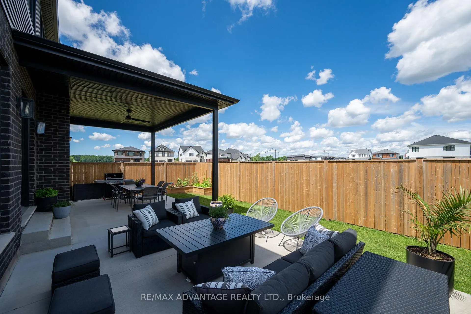 Photo 46 of 1653 Medway Park Drive, London, North S — HOMEH