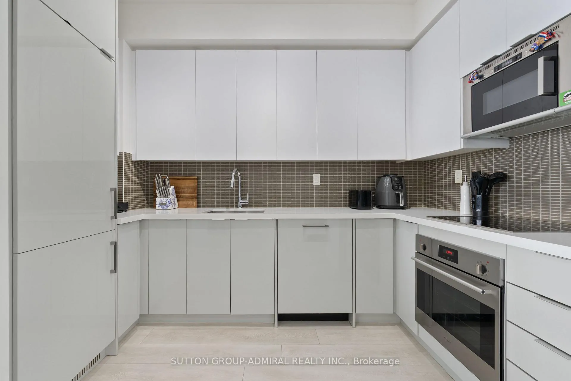 Photo 2 of Unit 1104, 2916 Highway 7, Vaughan, Concord — HOMEH
