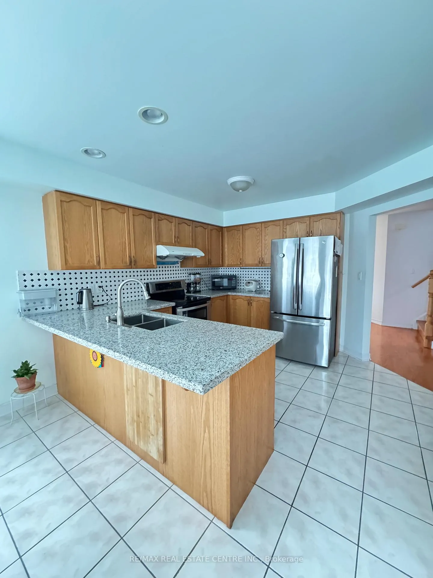 Photo 9 of 39 Mcarthur Drive, Guelph, Pineridge/Westminster Woods — HOMEH