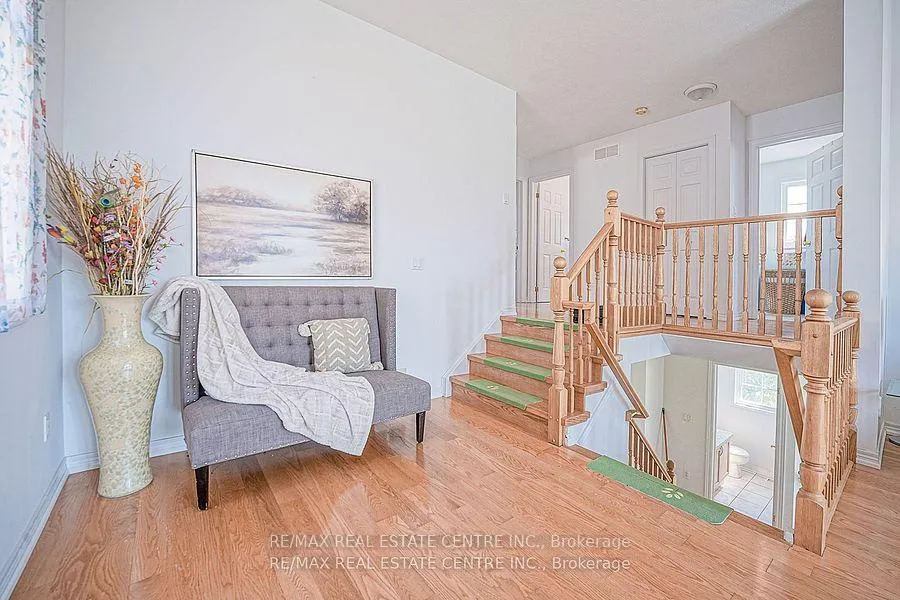 Photo 11 of 39 Mcarthur Drive, Guelph, Pineridge/Westminster Woods — HOMEH