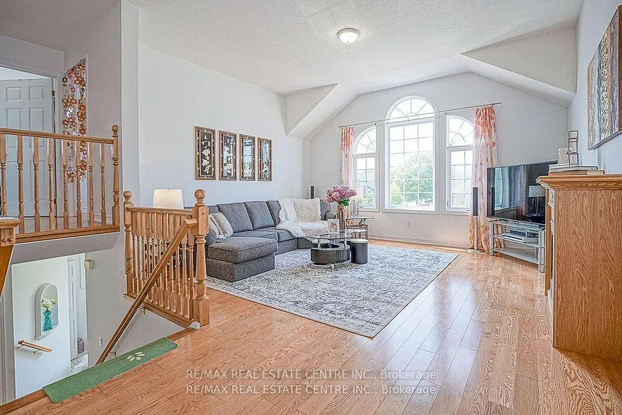 Photo 15 of 39 Mcarthur Drive, Guelph, Pineridge/Westminster Woods — HOMEH