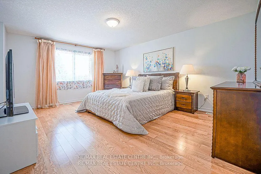 Photo 17 of 39 Mcarthur Drive, Guelph, Pineridge/Westminster Woods — HOMEH