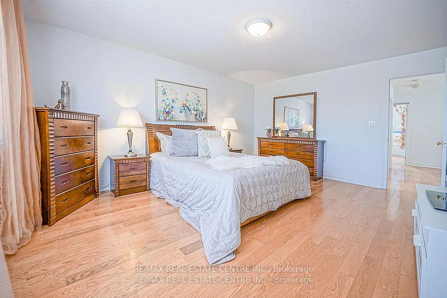 Photo 18 of 39 Mcarthur Drive, Guelph, Pineridge/Westminster Woods — HOMEH