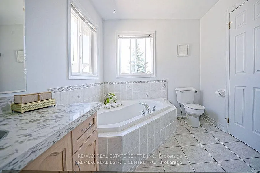 Photo 19 of 39 Mcarthur Drive, Guelph, Pineridge/Westminster Woods — HOMEH