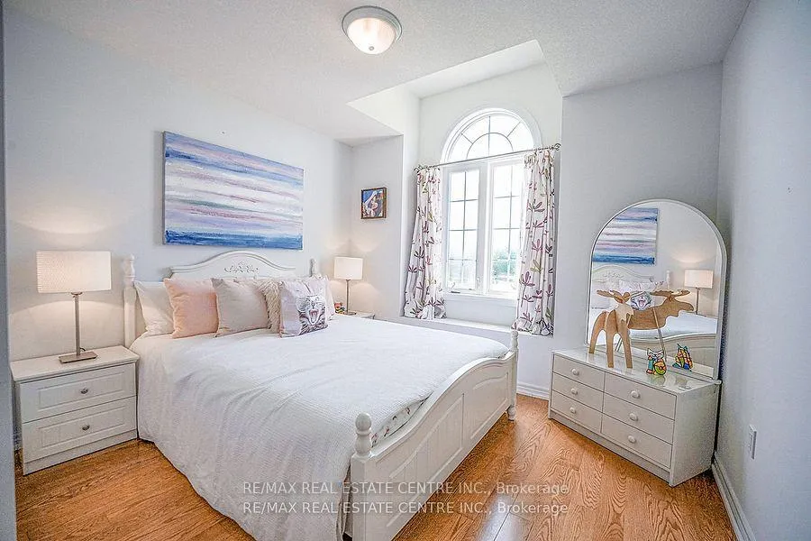 Photo 22 of 39 Mcarthur Drive, Guelph, Pineridge/Westminster Woods — HOMEH