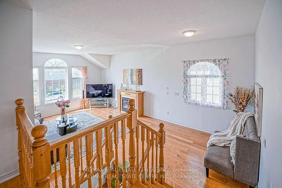 Photo 23 of 39 Mcarthur Drive, Guelph, Pineridge/Westminster Woods — HOMEH