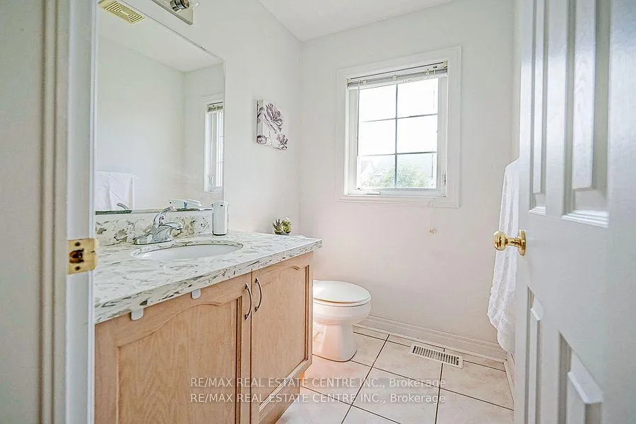 Photo 24 of 39 Mcarthur Drive, Guelph, Pineridge/Westminster Woods — HOMEH