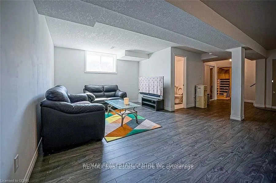 Photo 29 of 39 Mcarthur Drive, Guelph, Pineridge/Westminster Woods — HOMEH