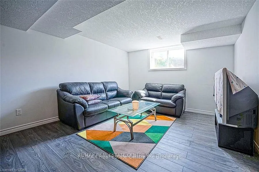 Photo 30 of 39 Mcarthur Drive, Guelph, Pineridge/Westminster Woods — HOMEH