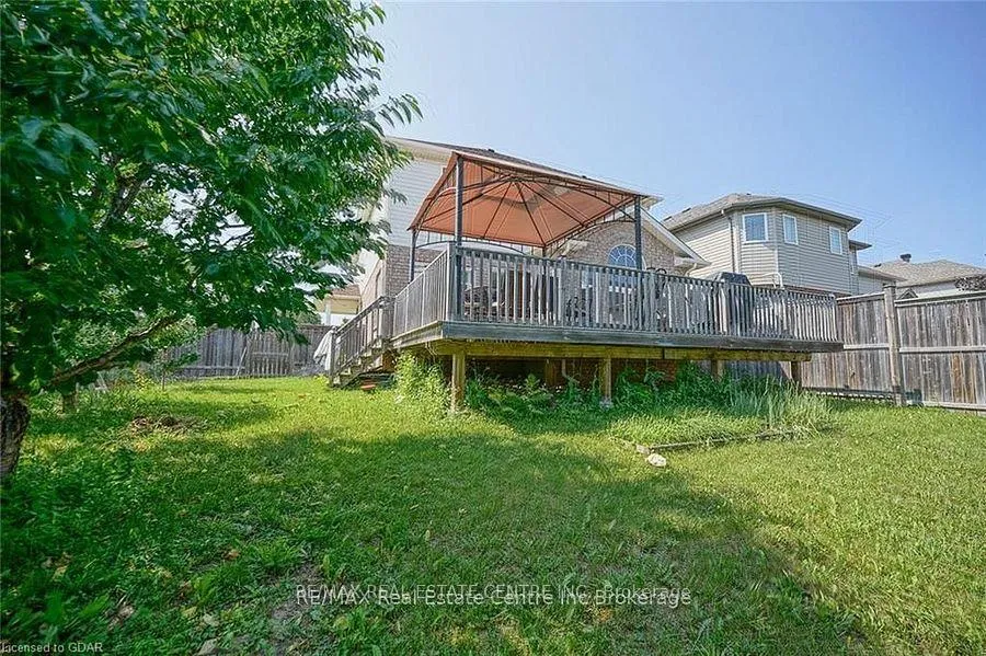 Photo 32 of 39 Mcarthur Drive, Guelph, Pineridge/Westminster Woods — HOMEH