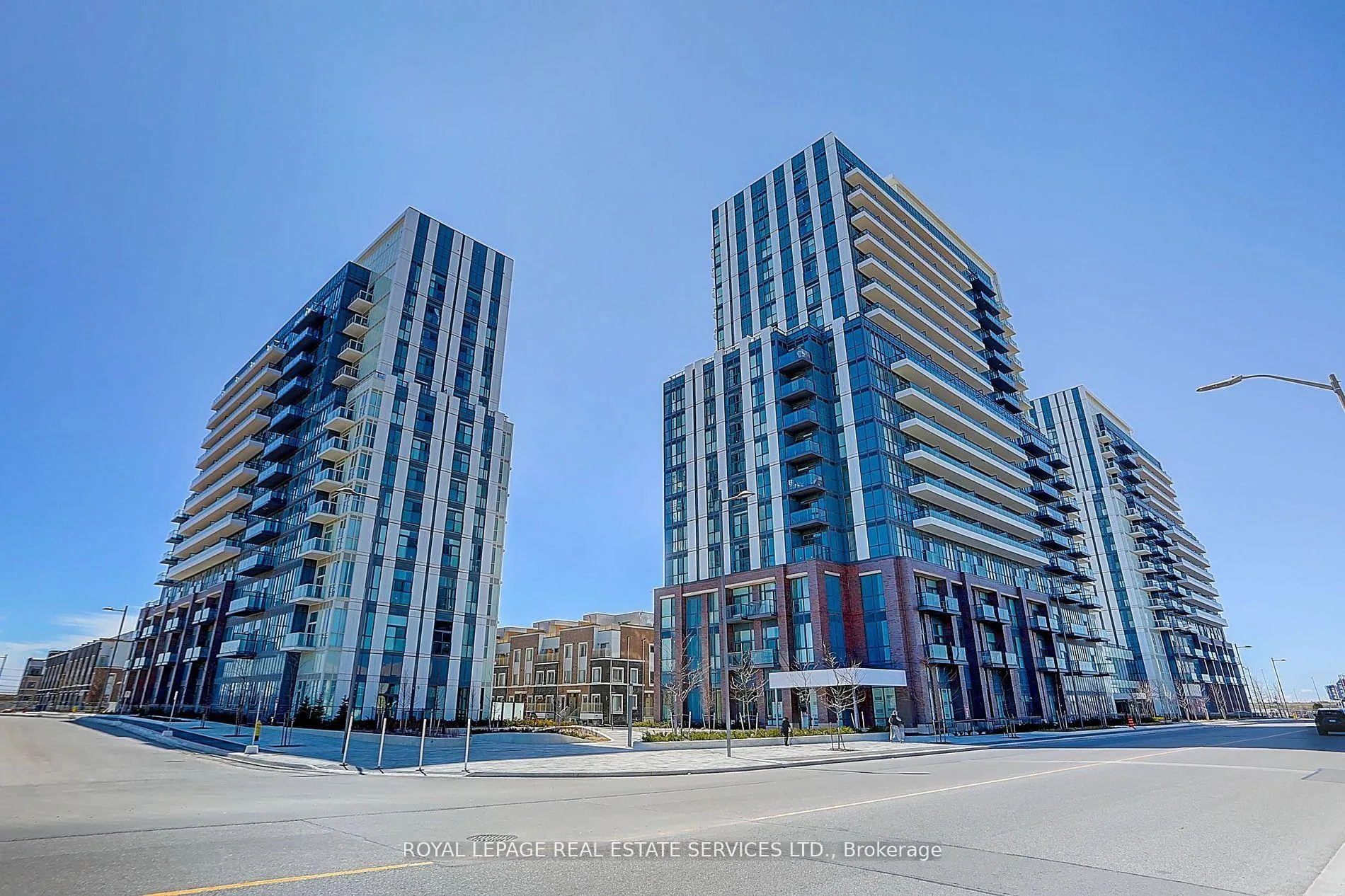 Front of Unit 517, 38 Honeycrisp Crescent