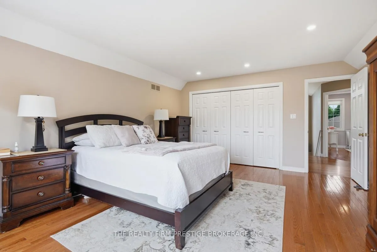 Photo 24 of 183 Pine Valley Drive, London, South N — HOMEH