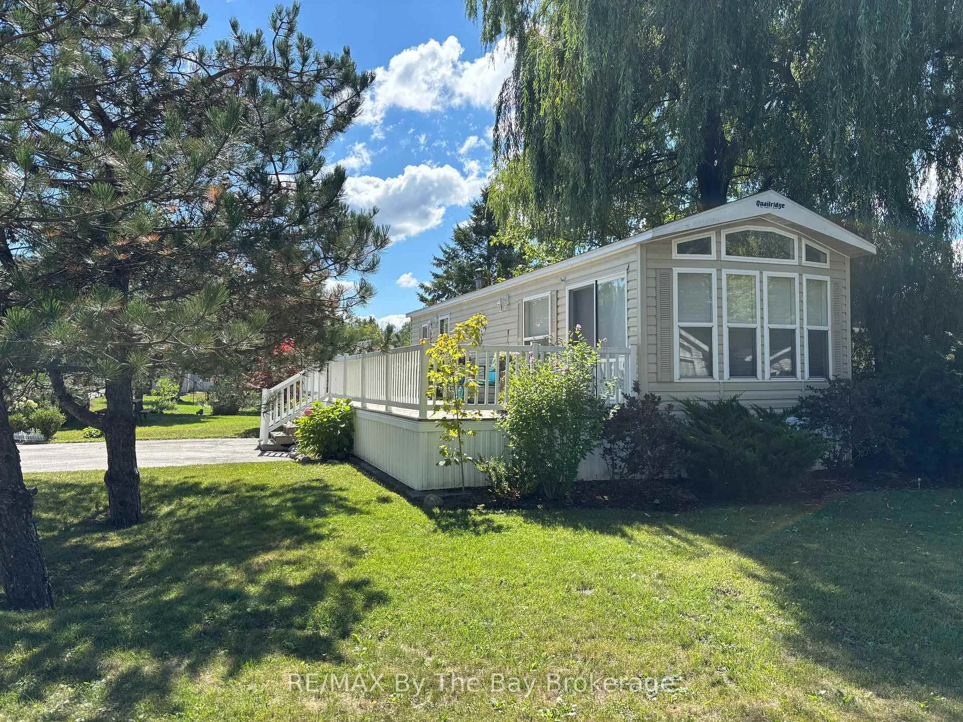 Photo 7 of 15 Huron Circle, Wasaga Beach — HOMEH