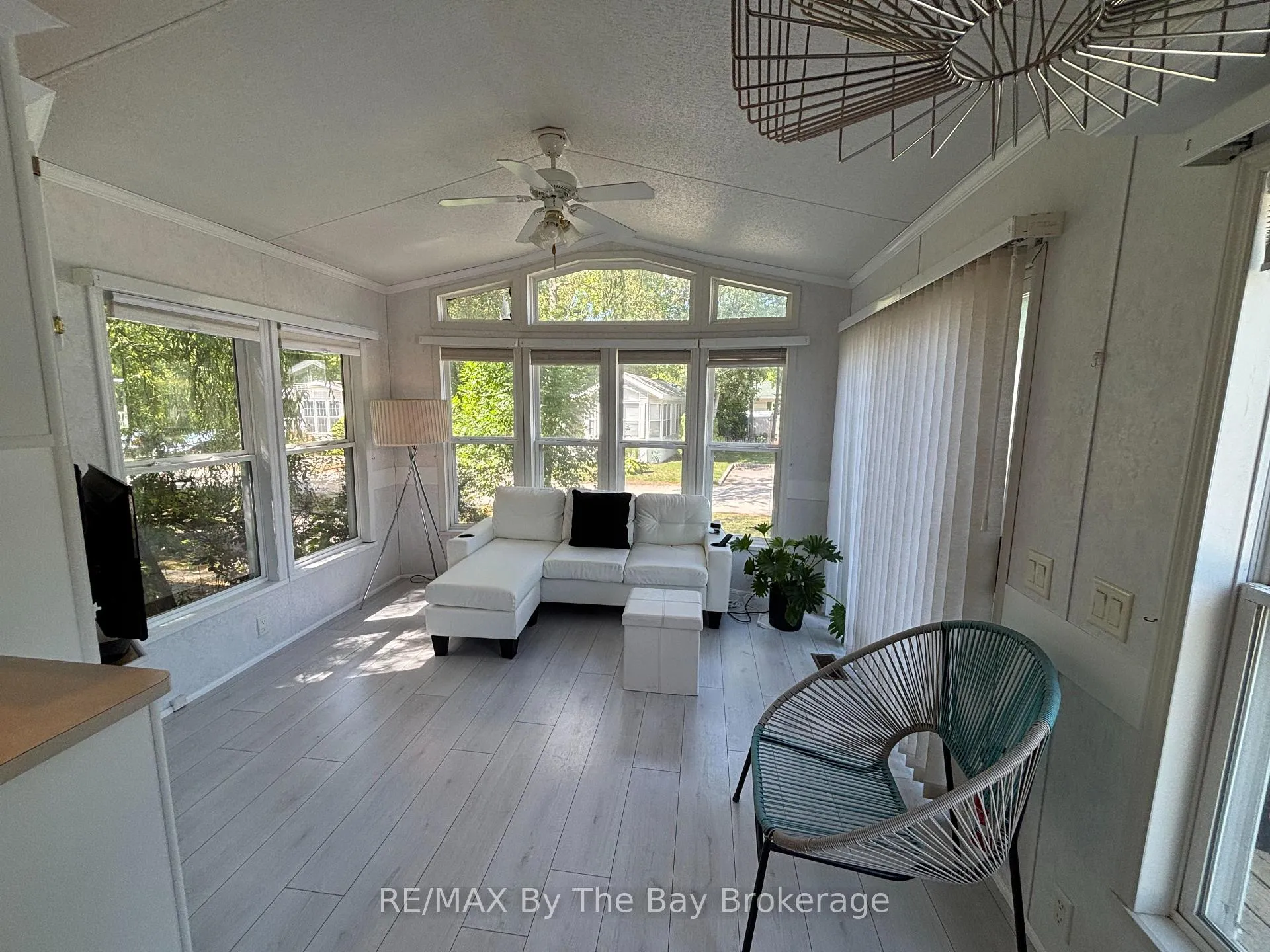 Photo 8 of 15 Huron Circle, Wasaga Beach — HOMEH