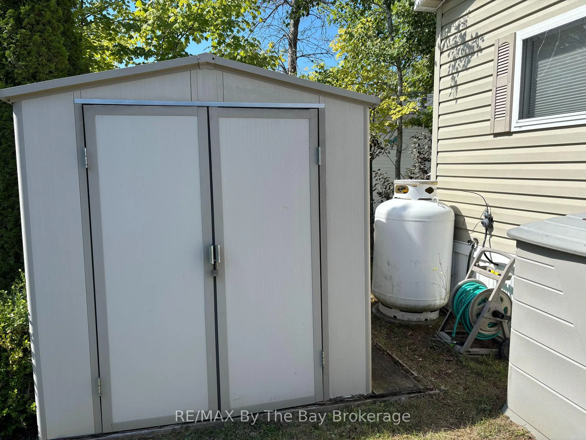 Photo 20 of 15 Huron Circle, Wasaga Beach — HOMEH