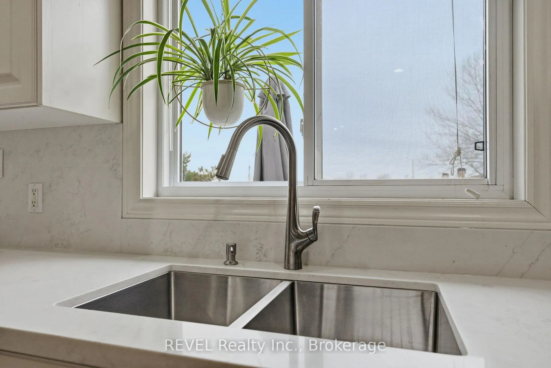 Photo 14 of 17 Stonehaven Road, Haldimand, Dunnville — HOMEH