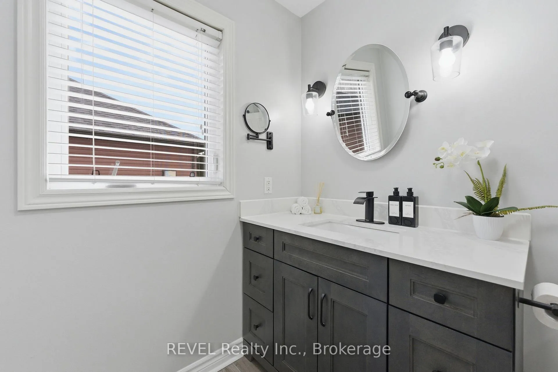 Photo 19 of 17 Stonehaven Road, Haldimand, Dunnville — HOMEH