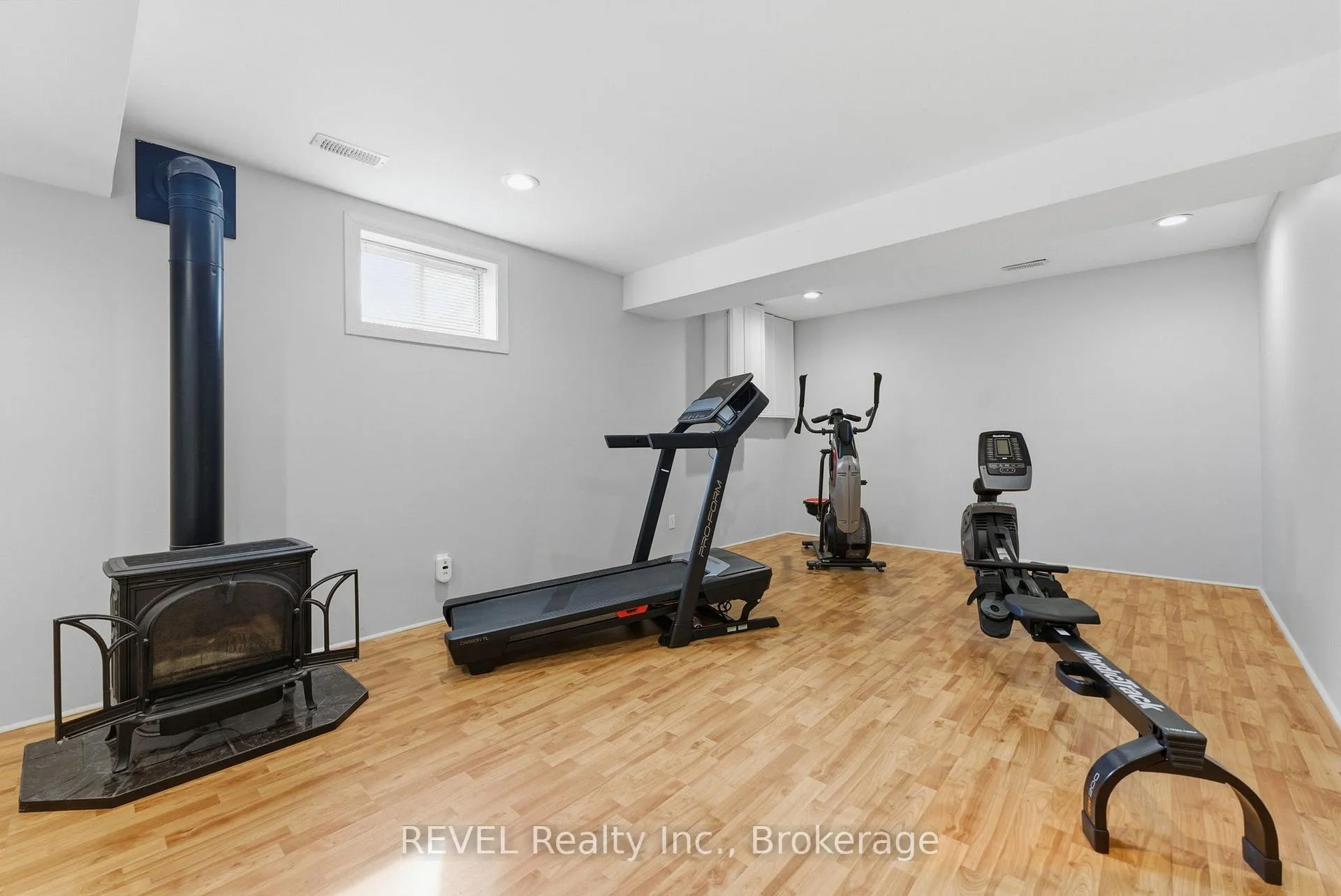 Photo 26 of 17 Stonehaven Road, Haldimand, Dunnville — HOMEH