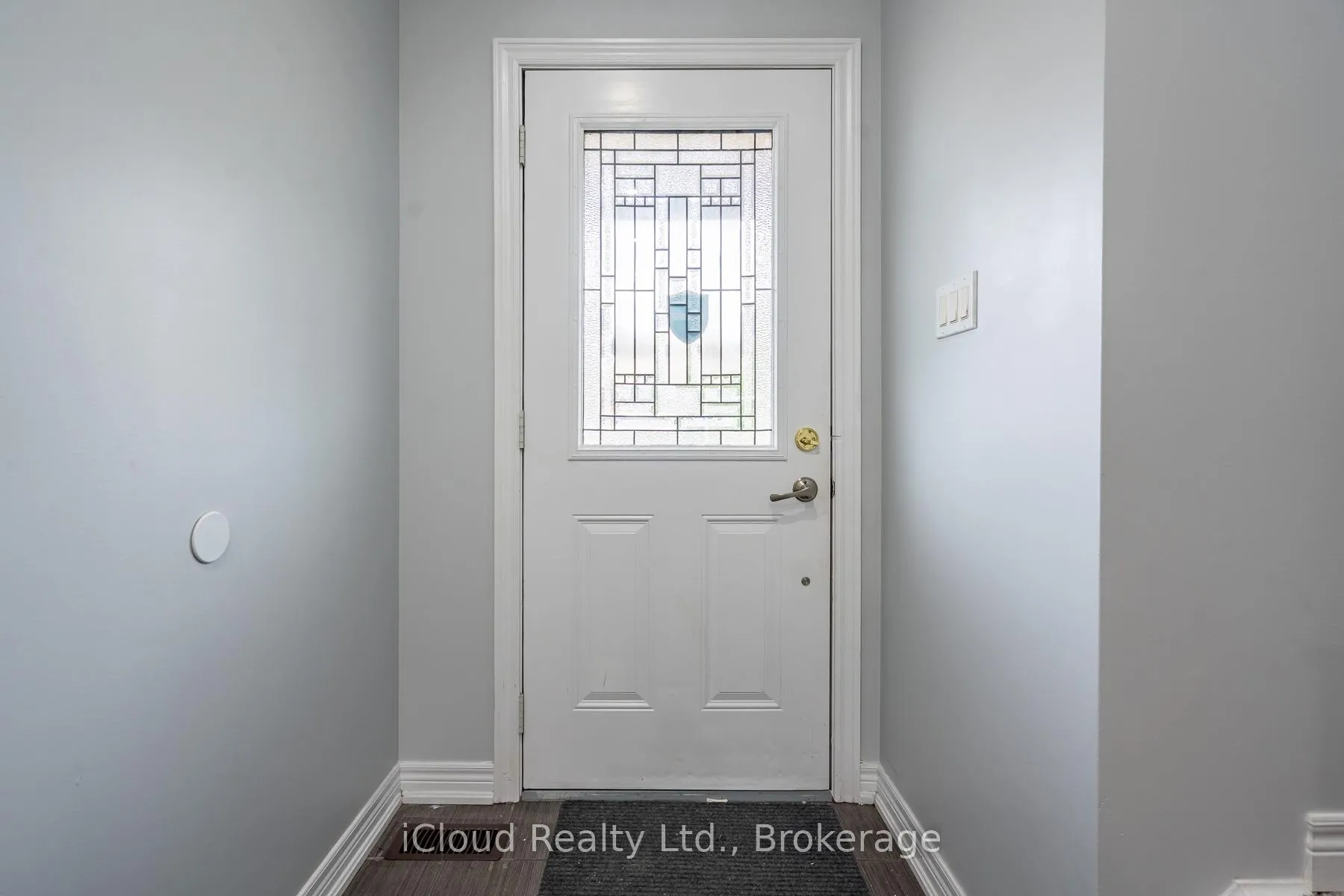 Photo 4 of 113 Echovalley Drive, Hamilton, Stoney Creek Mountain — HOMEH