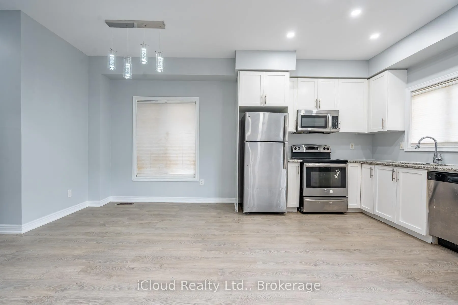 Photo 6 of 113 Echovalley Drive, Hamilton, Stoney Creek Mountain — HOMEH