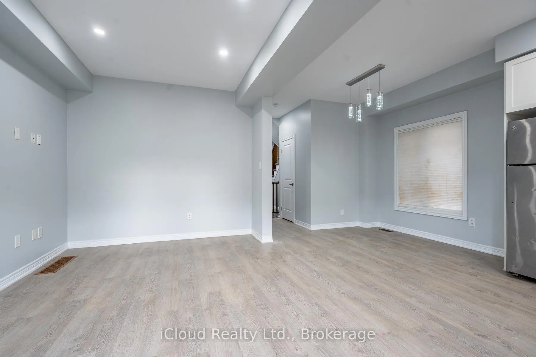 Photo 9 of 113 Echovalley Drive, Hamilton, Stoney Creek Mountain — HOMEH