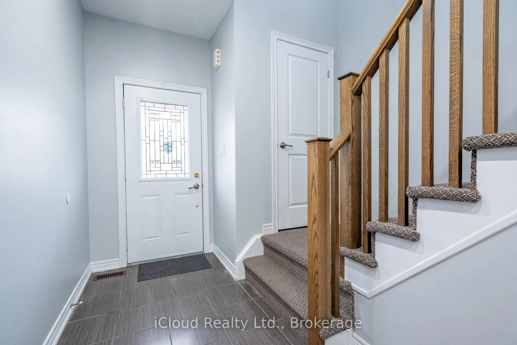 Photo 10 of 113 Echovalley Drive, Hamilton, Stoney Creek Mountain — HOMEH