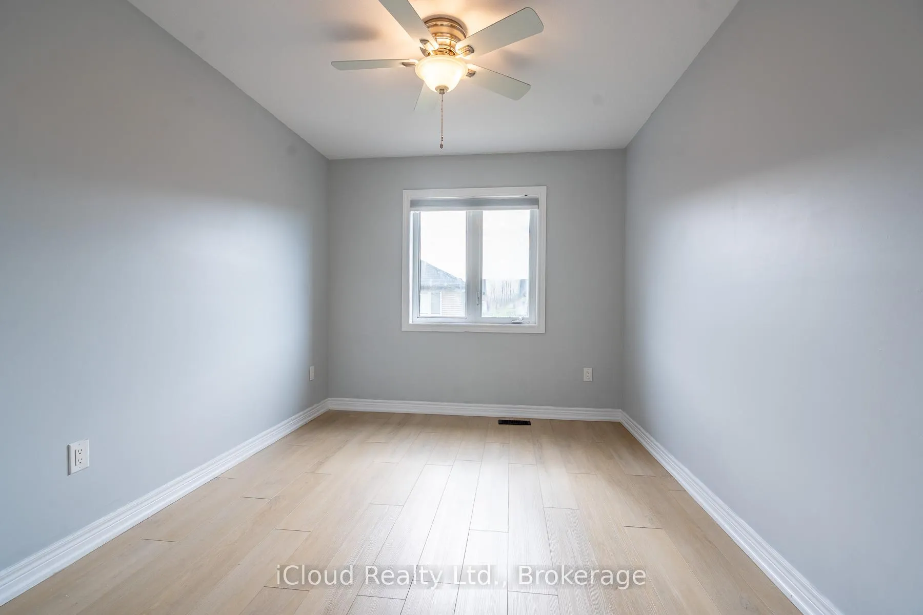 Photo 13 of 113 Echovalley Drive, Hamilton, Stoney Creek Mountain — HOMEH