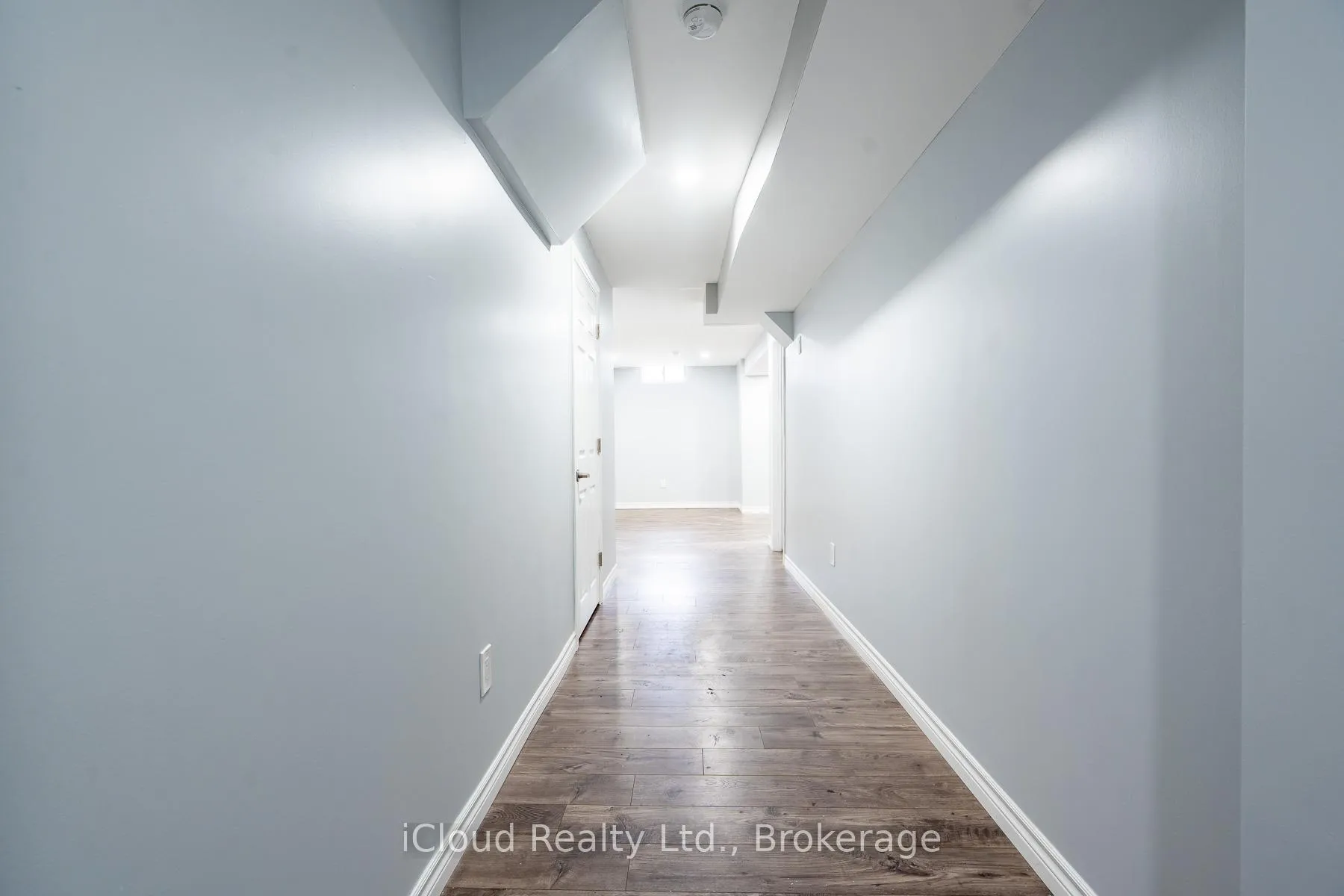 Photo 24 of 113 Echovalley Drive, Hamilton, Stoney Creek Mountain — HOMEH