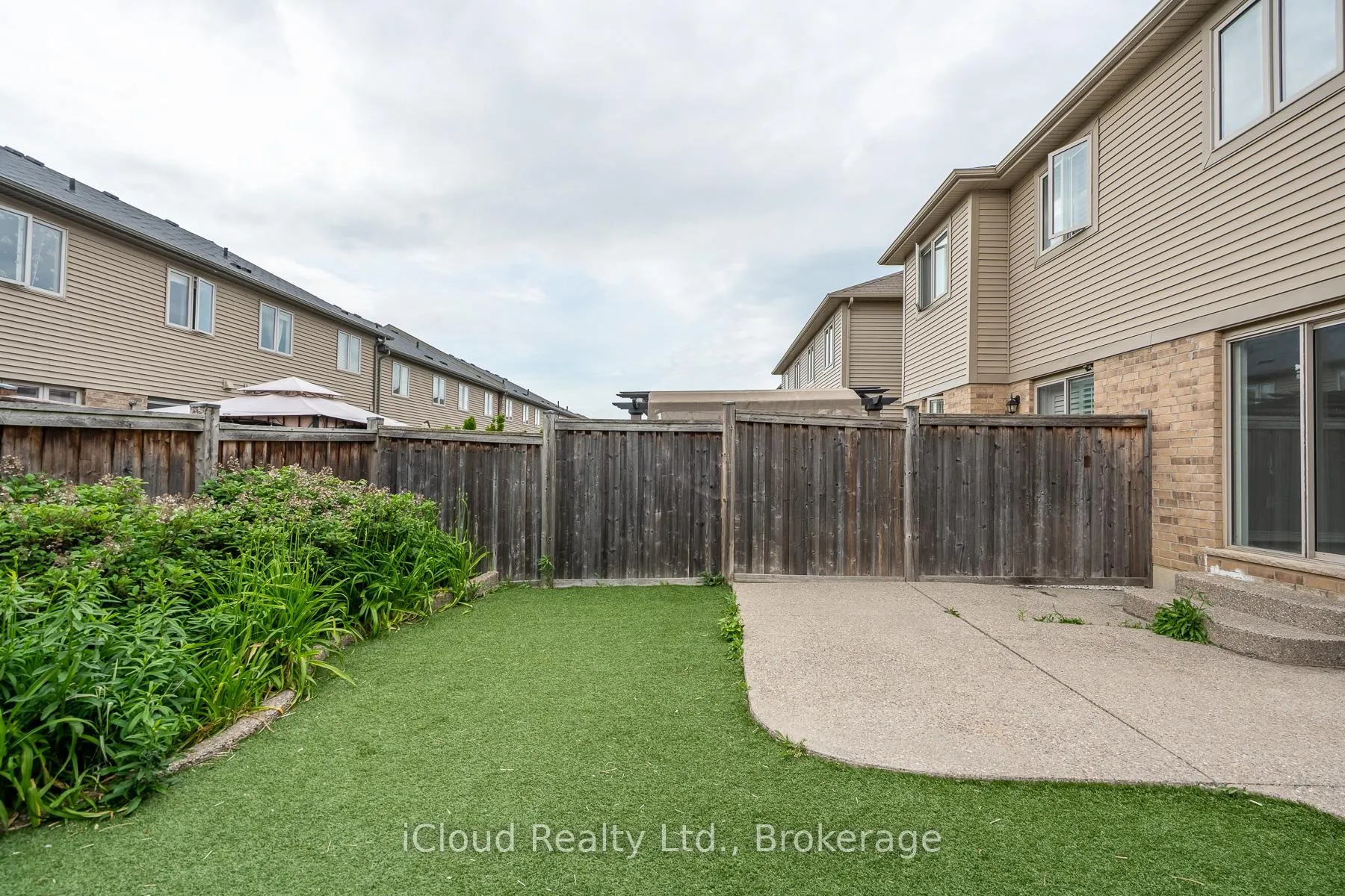 Photo 29 of 113 Echovalley Drive, Hamilton, Stoney Creek Mountain — HOMEH