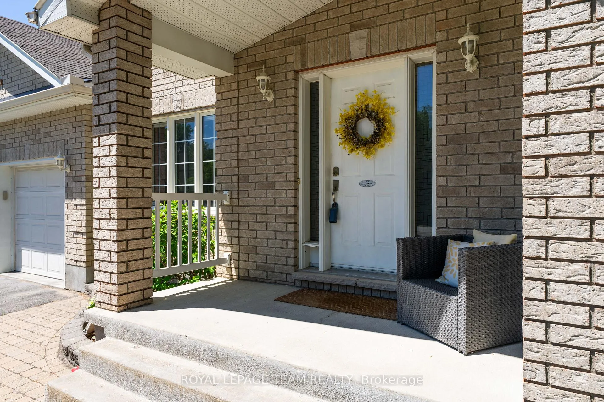 Photo 3 of 7067 Donwel Drive, Ottawa, Greely — HOMEH