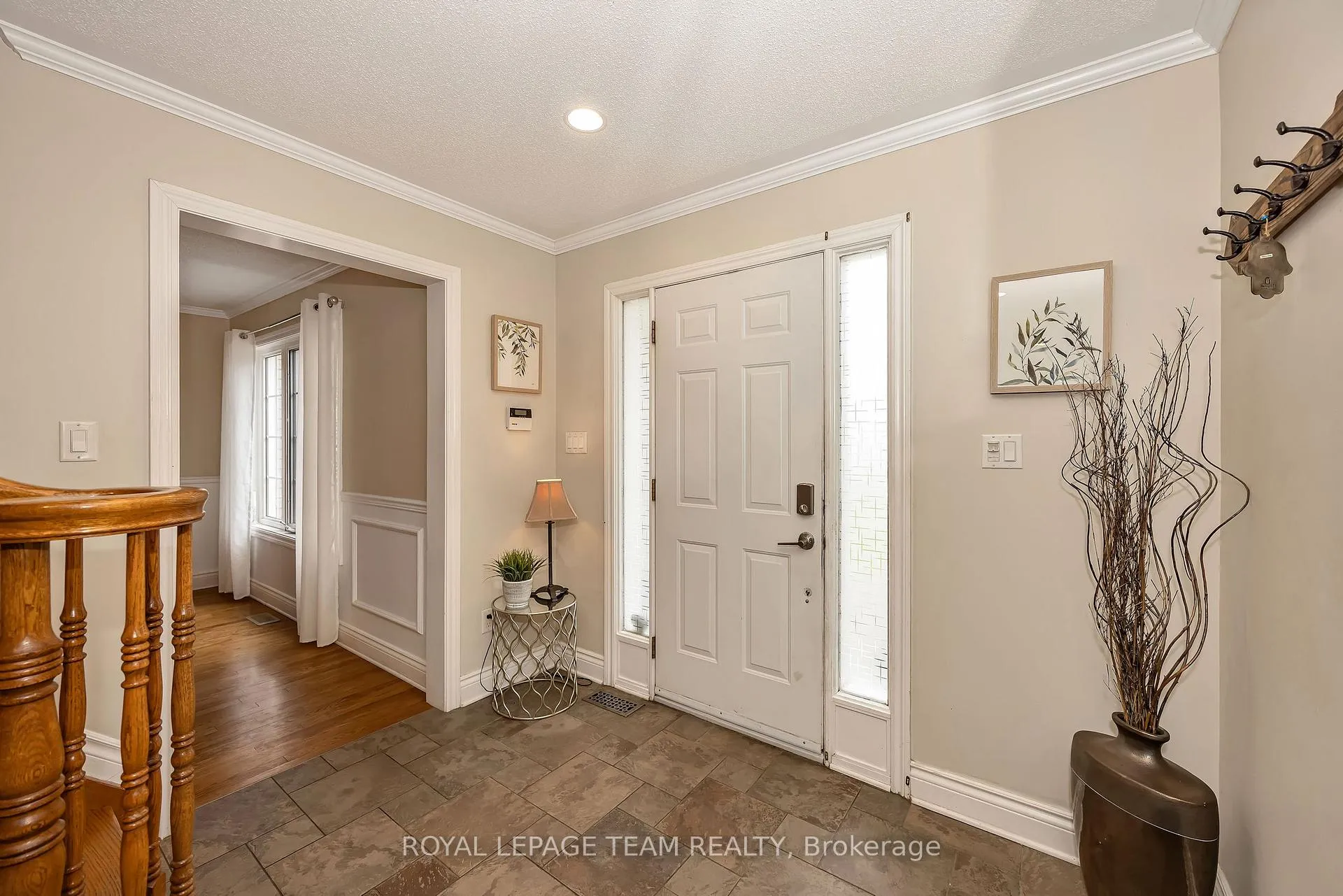 Photo 4 of 7067 Donwel Drive, Ottawa, Greely — HOMEH