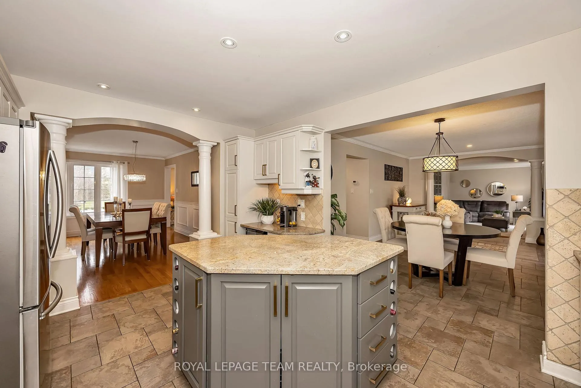 Photo 7 of 7067 Donwel Drive, Ottawa, Greely — HOMEH