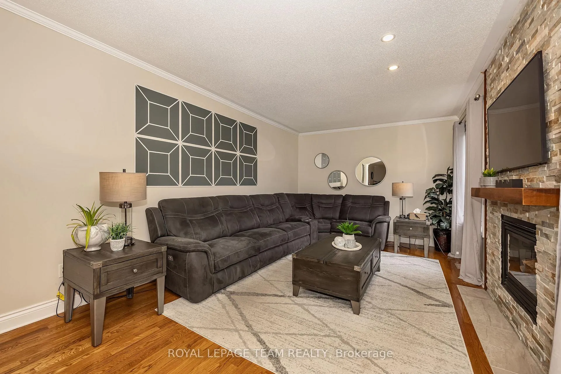Photo 14 of 7067 Donwel Drive, Ottawa, Greely — HOMEH
