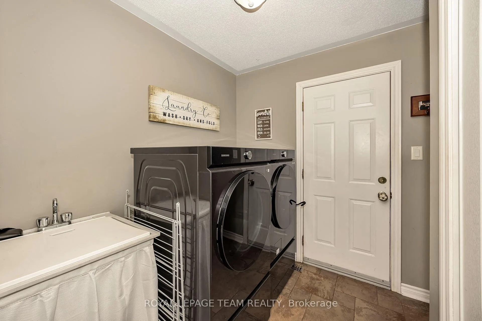 Photo 17 of 7067 Donwel Drive, Ottawa, Greely — HOMEH