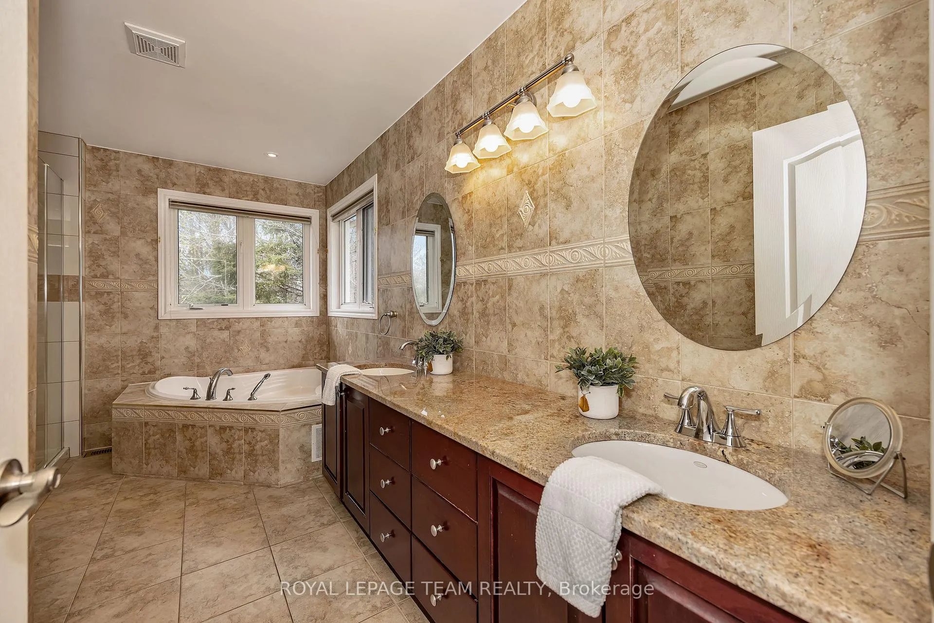 Photo 21 of 7067 Donwel Drive, Ottawa, Greely — HOMEH