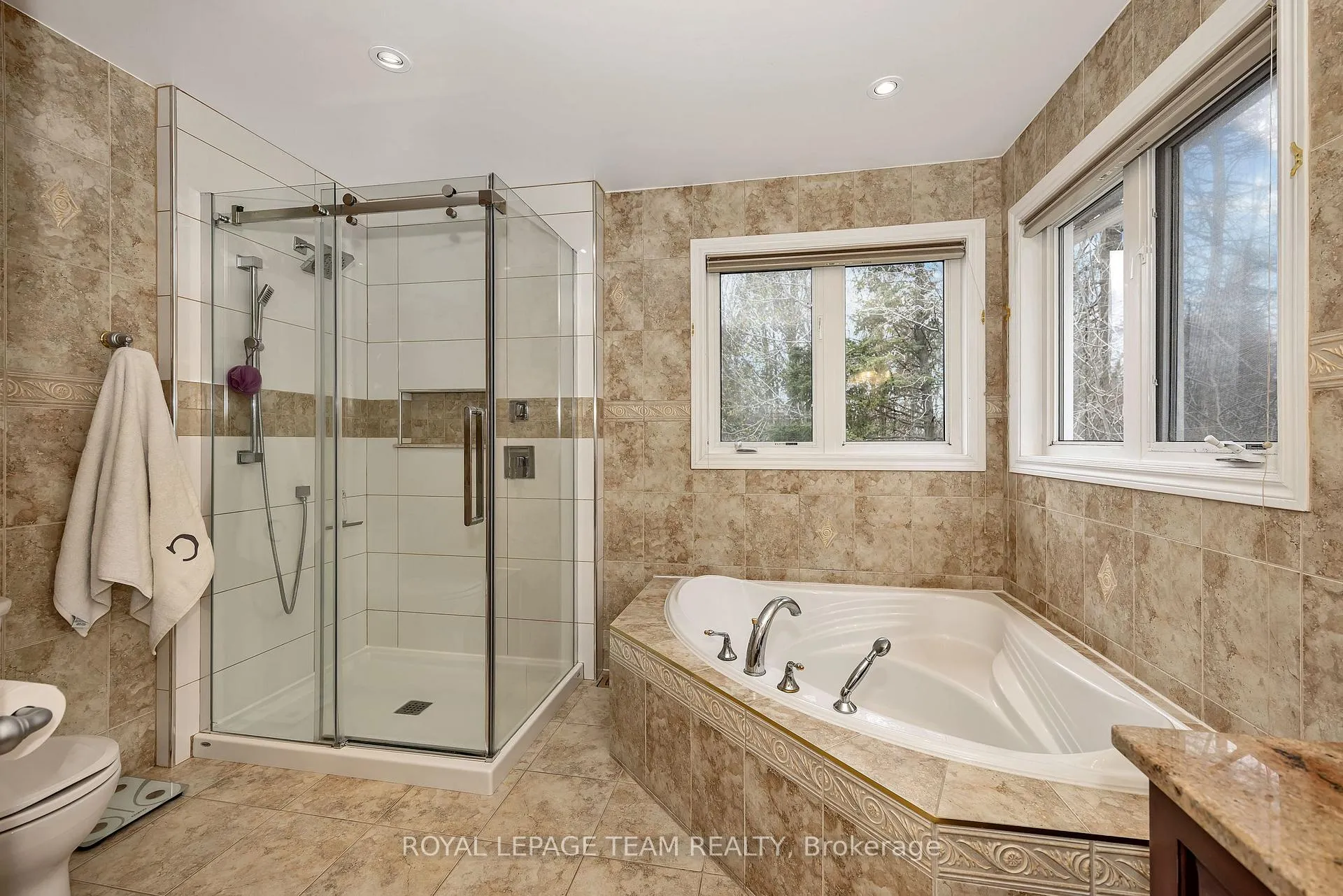 Photo 22 of 7067 Donwel Drive, Ottawa, Greely — HOMEH