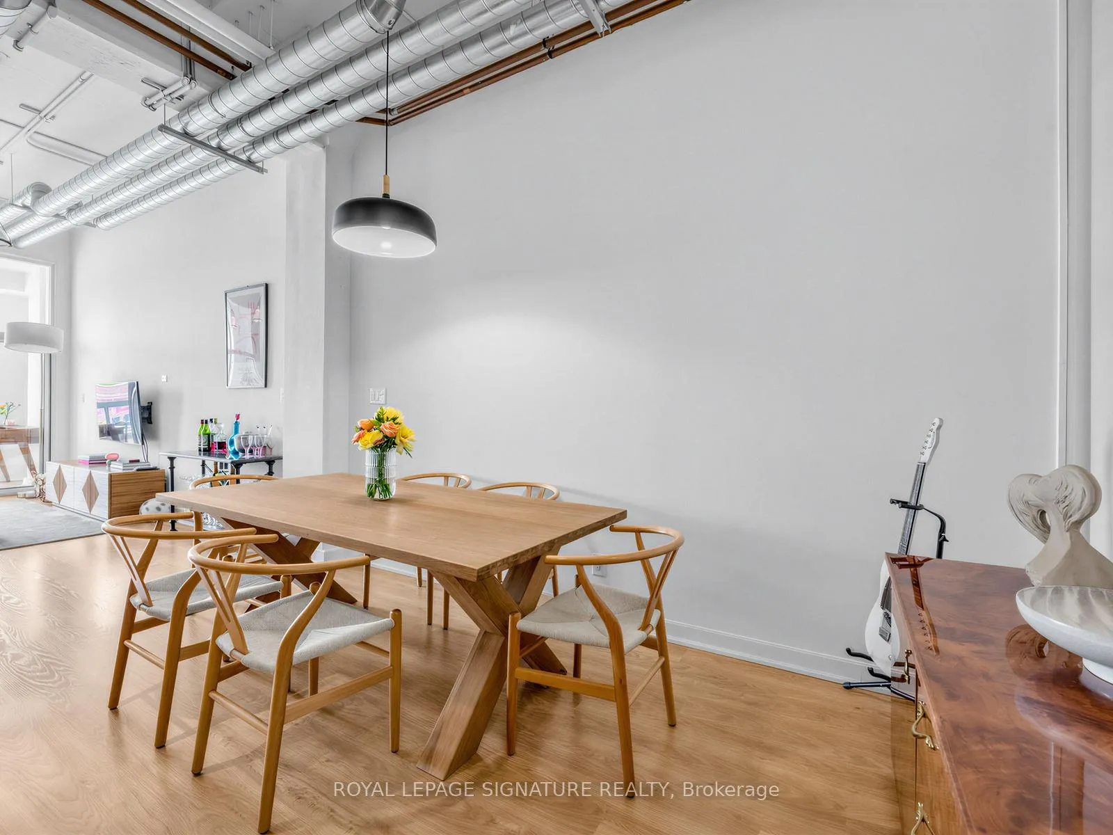 Photo 5 of Unit 422, 380 Macpherson Avenue, Toronto, Casa Loma — HOMEH