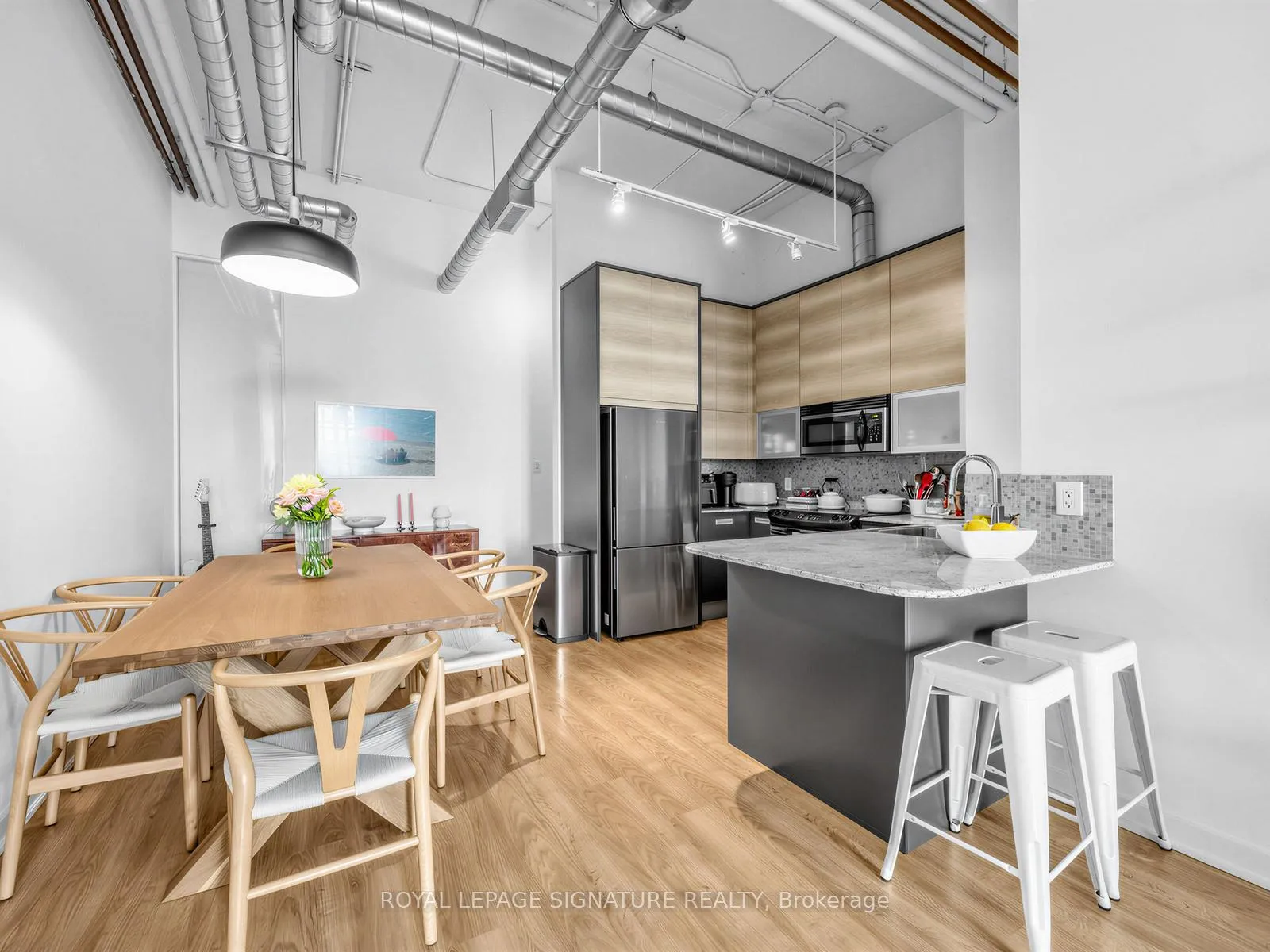 Photo 8 of Unit 422, 380 Macpherson Avenue, Toronto, Casa Loma — HOMEH