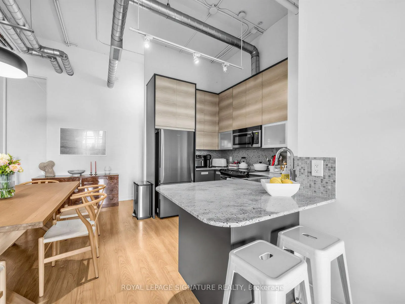 Photo 10 of Unit 422, 380 Macpherson Avenue, Toronto, Casa Loma — HOMEH
