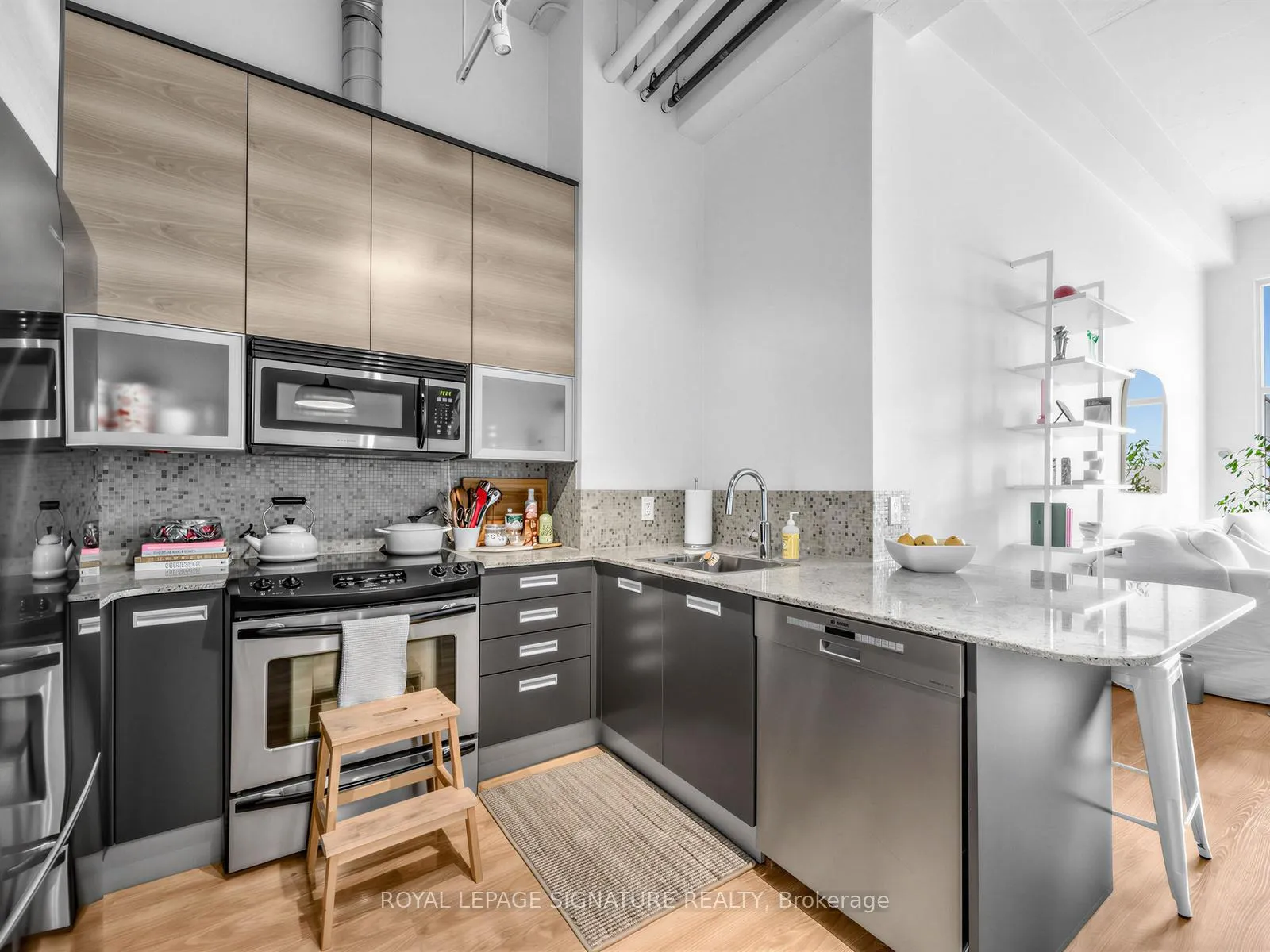 Photo 11 of Unit 422, 380 Macpherson Avenue, Toronto, Casa Loma — HOMEH