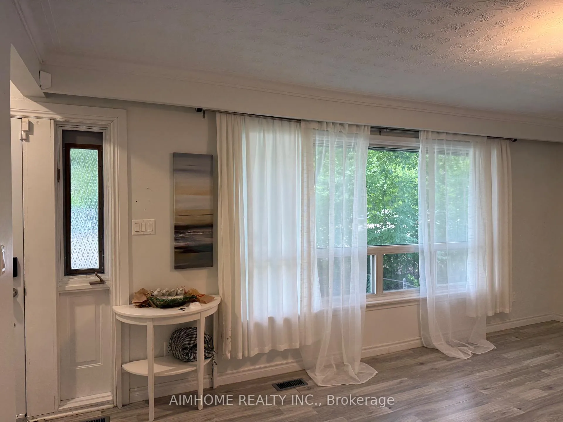 Photo 2 of 2076 Constance Drive, Oakville, Ford — HOMEH