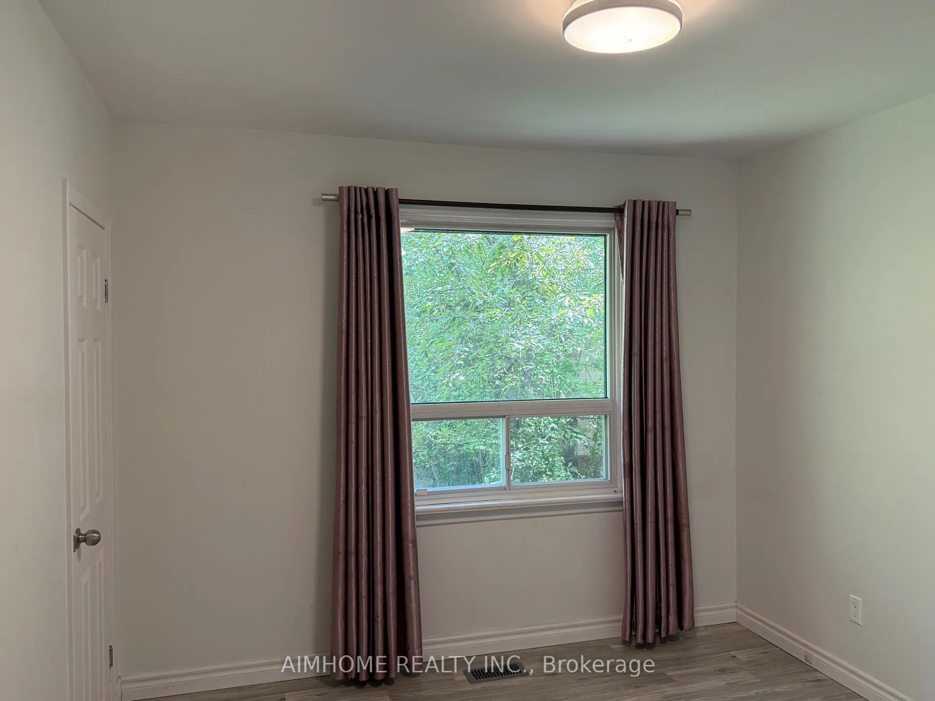 Photo 8 of 2076 Constance Drive, Oakville, Ford — HOMEH
