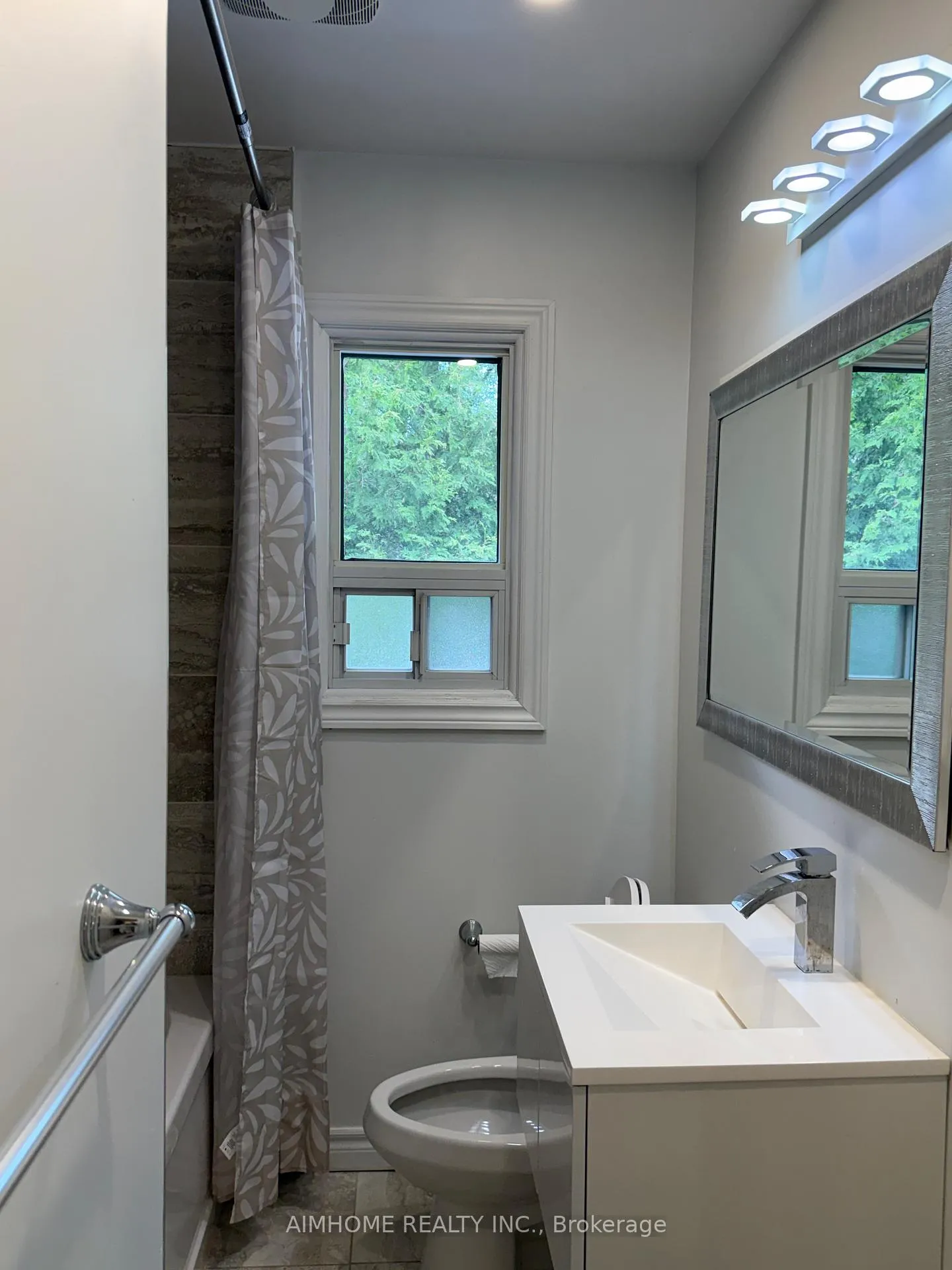 Photo 10 of 2076 Constance Drive, Oakville, Ford — HOMEH