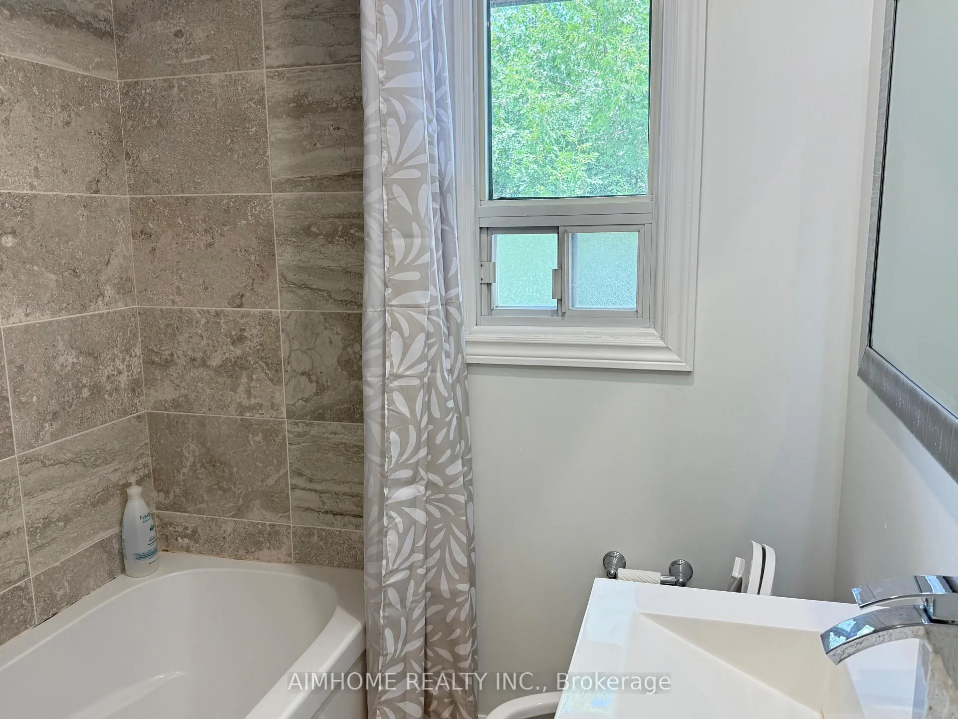 Photo 11 of 2076 Constance Drive, Oakville, Ford — HOMEH