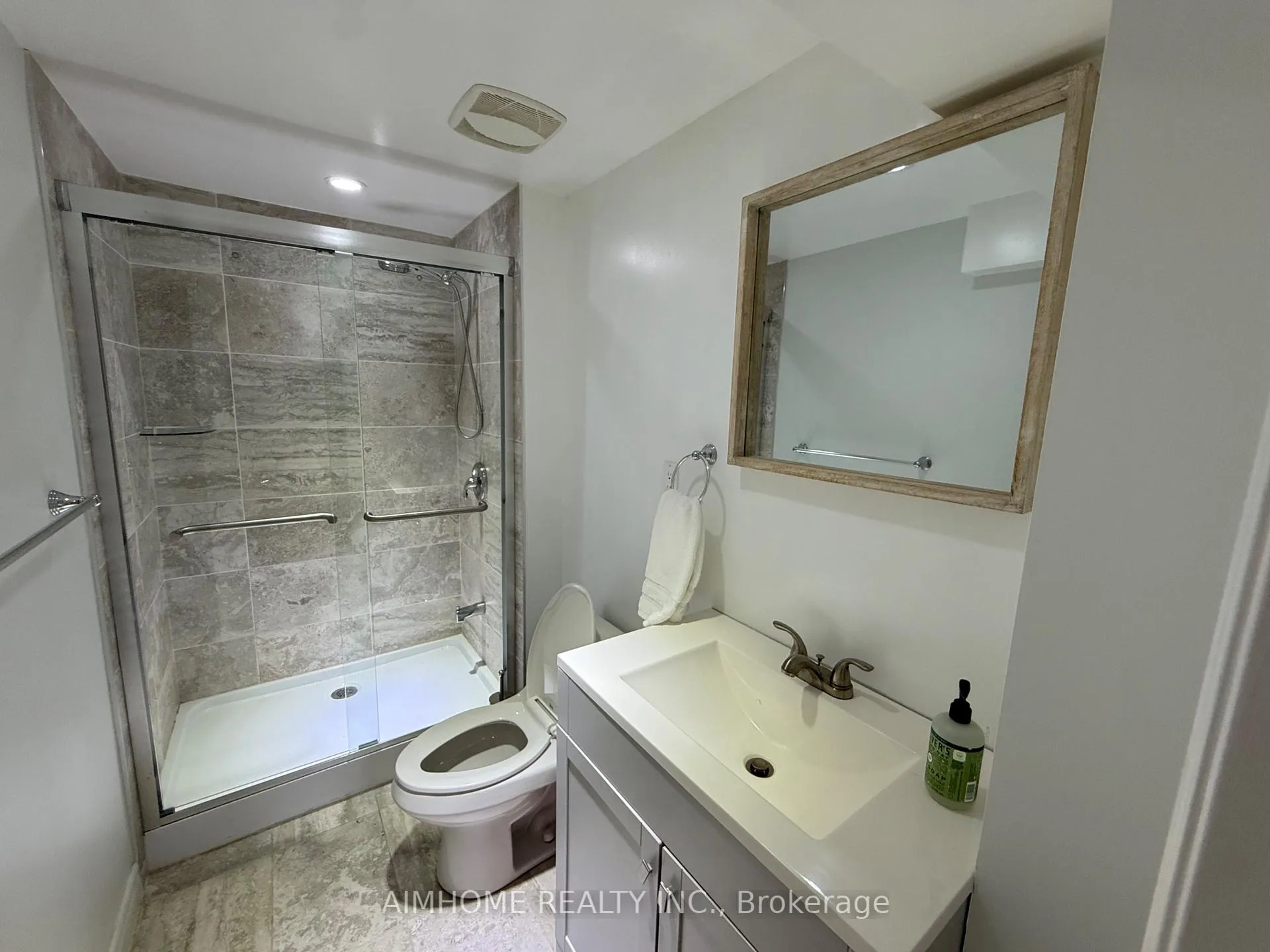 Photo 12 of 2076 Constance Drive, Oakville, Ford — HOMEH