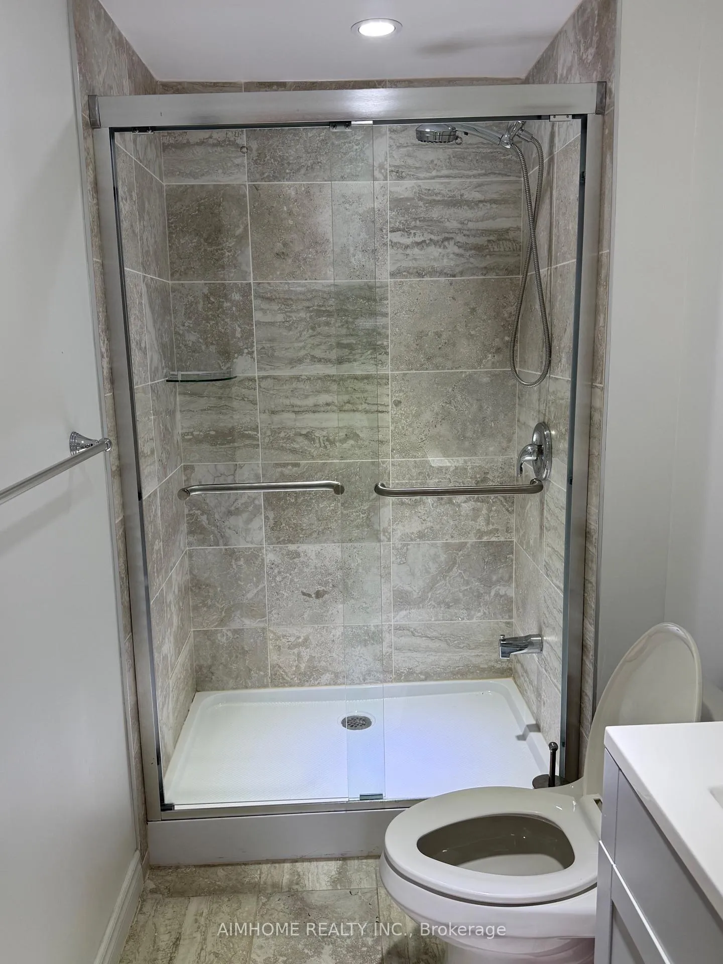 Photo 13 of 2076 Constance Drive, Oakville, Ford — HOMEH