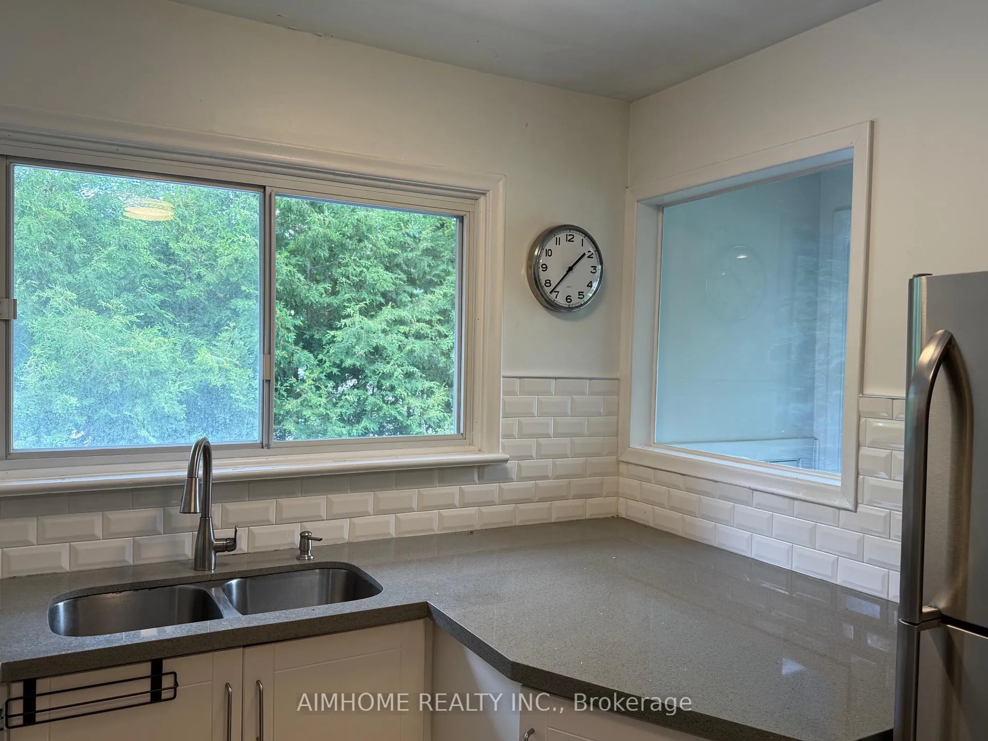 Photo 16 of 2076 Constance Drive, Oakville, Ford — HOMEH