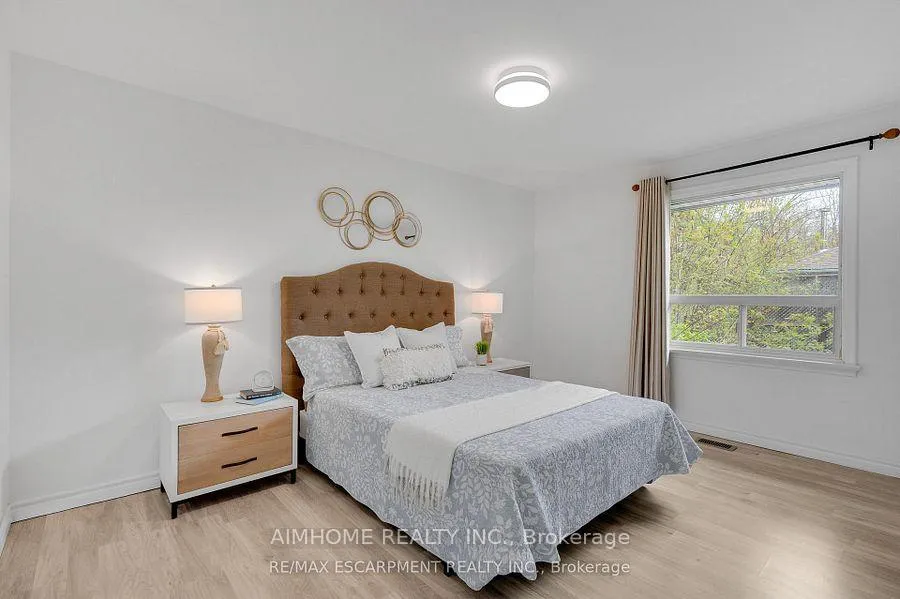 Photo 22 of 2076 Constance Drive, Oakville, Ford — HOMEH